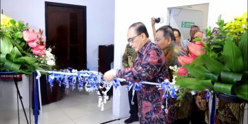 KETUA MAHKAMAH AGUNG RESMIKAN RUANG SEKRETARIAT PTWP PUSAT