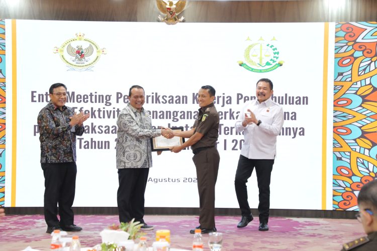 Jaksa Agung Dukung Pemeriksaan Kinerja BPK RI  Demi Penanganan Perkara Pidana yang Efektif dan Akuntabel