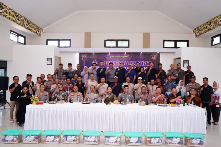Polda Kaltim Gelar Jumat Curhat, Sarana Bertukar Informasi dan Jalinan Silaturahmi Bersama Warga Balikpapan Selatan 