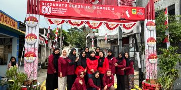 Semarak HUT RI Ke-80, Warga RT 03/08 Villa Melia Buat Gapura IKN