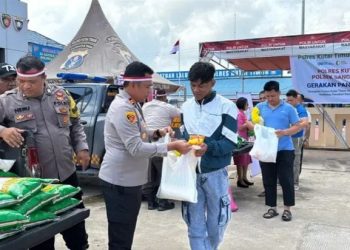 Gelar Program GPM, Polsek Sangatta Distribusikan 100 Paket Sembako Murah kepada Masyarakat
