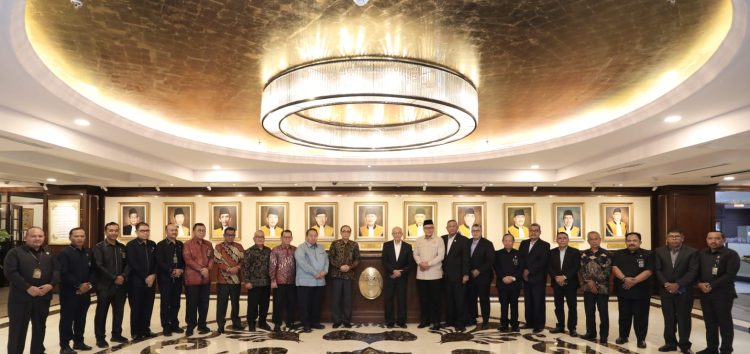 KETUA MA TERIMA AUDIENSI WALI NANGGROE ACEH BAHAS PENGUATAN MAHKAMAH SYAR’IYAH