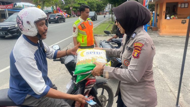 Polresta Balikpapan Bersinergi dengan Pemkot dan Bulog Gelar Gerakan Pangan Murah untuk Warga