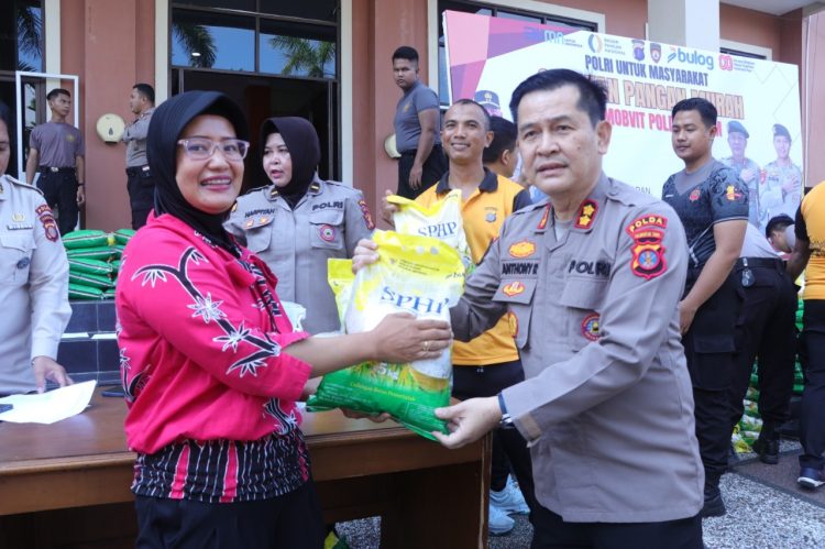 Polda Kaltim Gelar Penjualan Beras Bulog untuk Bantu Stabilkan Harga di Pasaran