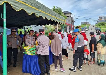 Warga Serbu Gerakan Pangan Murah Polsek Sungai Pinang, 2 Ton Beras Ludes Terjual