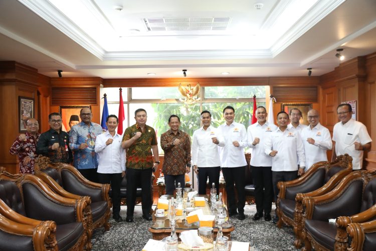 Mendagri dan Kadin Bahas Pemberdayaan UMKM untuk Dukung Pertumbuhan Ekonomi Daerah