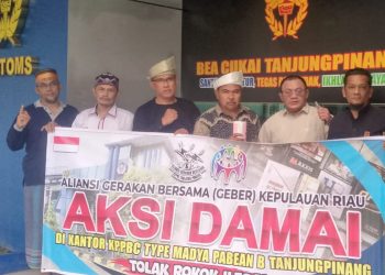 Prof. Dr. Sutan Nasomal Desak Presiden Perintahkan Bea Cukai & Aparat Tindak Tegas Rokok Ilegal di Kepri