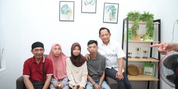 Mendagri Saksikan Penyerahan Rumah untuk Keluarga Almarhum Affan Kurniawan