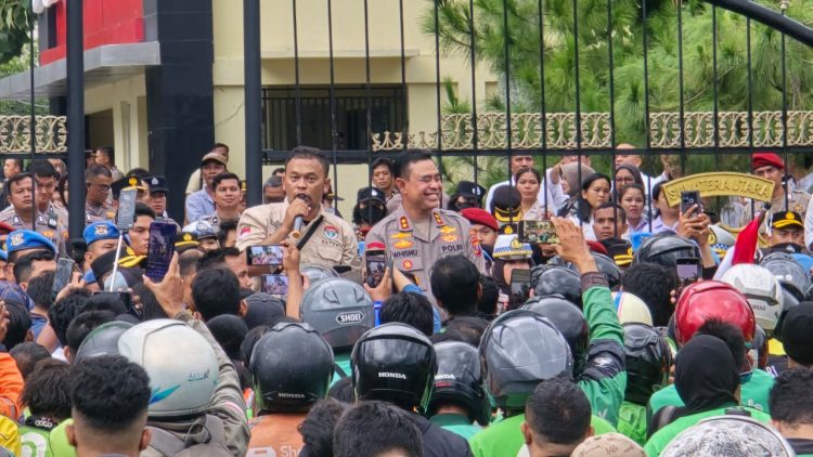 Godams Gelar Aksi Solidaritas, Kapoldasu Temui Massa