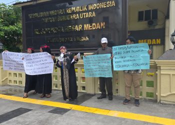 Dituduh melakukan penipuan dan penggelapan Emak-emak Klaim Jadi Korban Kriminalisasi