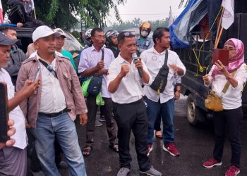 SPPD Ketua DPRD Deli Serdang 1,1 M, Mobil Dinas 4 M ( AMPK ) Gruduk Kantor DPRD Ketua Zakky Menghilang