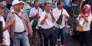 SPPD Ketua DPRD Deli Serdang 1,1 M, Mobil Dinas 4 M ( AMPK ) Gruduk Kantor DPRD Ketua Zakky Menghilang