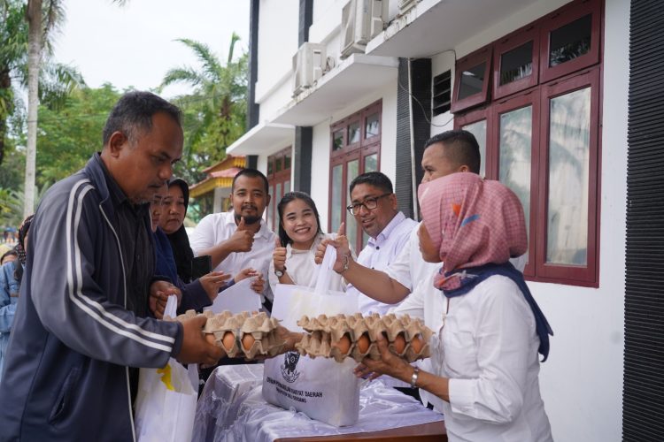 Masyarakat Kecewa Pasar Murah di DPRD Kabupaten Deliserdang untuk orang Kaya bukan Orang yang benar – Miskin