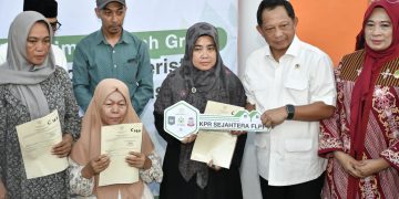 Pemerintah Serahkan Bantuan Rumah ke Korban Unjuk Rasa Makassar, Mendagri: Bentuk Kepedulian Negara