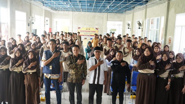 Bidhumas Polda Kaltim Gelar Sosialisasi Bijak Bermedia Sosial di SMA Negeri 3 Balikpapan