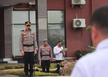 Polres Kutai Kartanegara Gelar Apel Pagi, Wakapolres Tekankan Kesiapsiagaan dan Pelayanan Prima