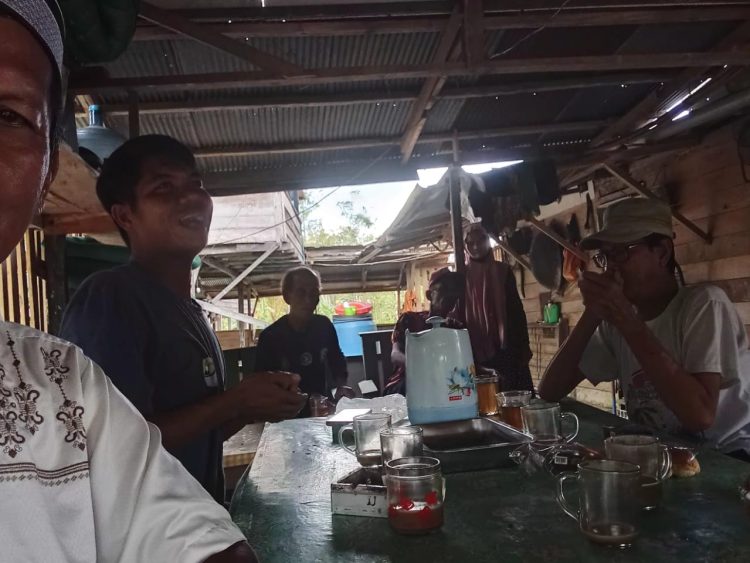 Warga Desa Bakungan Desak Perusahaan Batu Bara Pulihkan Lingkungan dan Penuhi Hak Sosial