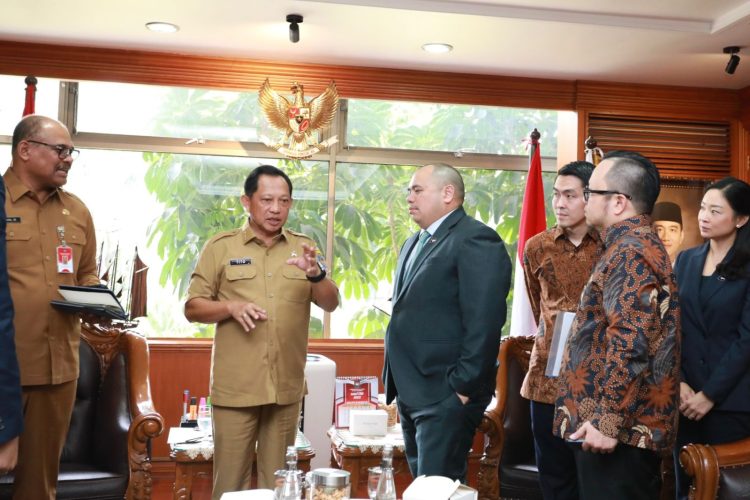 Mendagri Terima Kunjungan CIO Danantara, Bahas Penguatan Bidang Pendidikan dan Optimalisasi Pengelolaan Sampah Berkelanjutan