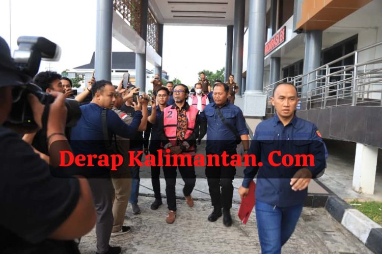 Kejati Kaltim Tahan Dua Tersangka Dugaan Korupsi Dana Hibah DBON Kaltim Tahun 2023