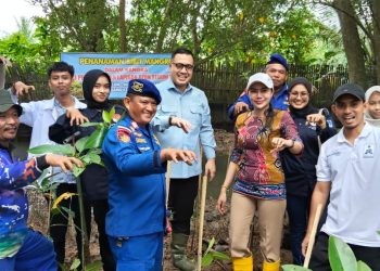 Ditpolairud Polda Kaltim Gelar Penanaman Mangrove Bersama Staf Khusus MPR RI, Peringati Hari Perlindungan Lapisan Ozon Sedunia