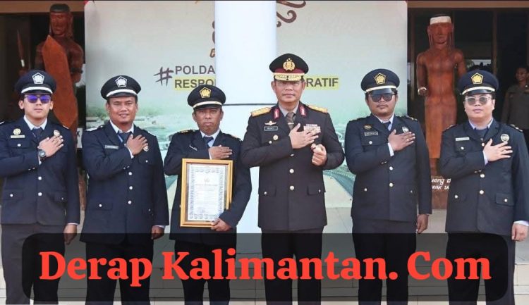 Kapolda Kaltara Berikan Penghargaan Kepada Personel dan Warga Sipil Berprestasi