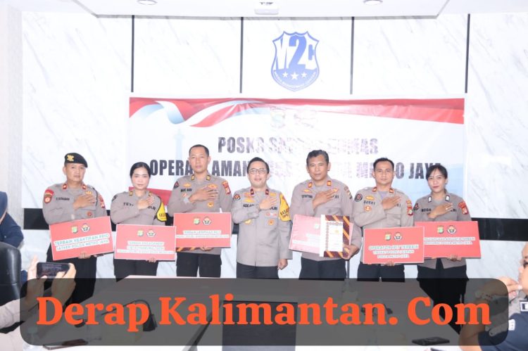Kabid Humas Polda Metro Jaya Berikan Penghargaan untuk Personel Humas Berprestasi