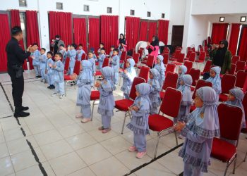 Brimob Polda Kaltim Terima Kunjungan Edukatif TK Az Zahro, Tanamkan Semangat Cinta Tanah Air Sejak Dini
