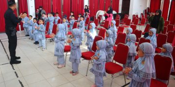 Brimob Polda Kaltim Terima Kunjungan Edukatif TK Az Zahro, Tanamkan Semangat Cinta Tanah Air Sejak Dini