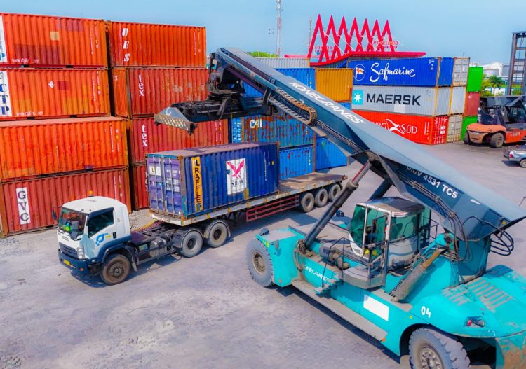 Efisiensi dan Sinergi Layanan dorong Kinerja Positif PT Pelindo Solusi Logistik hingga Agustus 2025