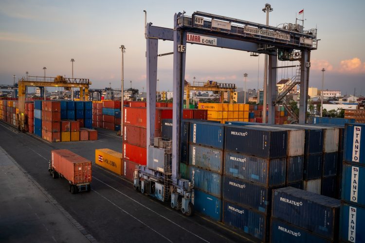 Pelindo Regional 2 Catat Pertumbuhan Arus Barang dan Peti Kemas Sepanjang Triwulan III 2025