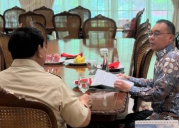 Presiden Prabowo Bahas Situasi Nasional bersama Wakil Ketua DPR Sufmi Dasco di Widya Chandra