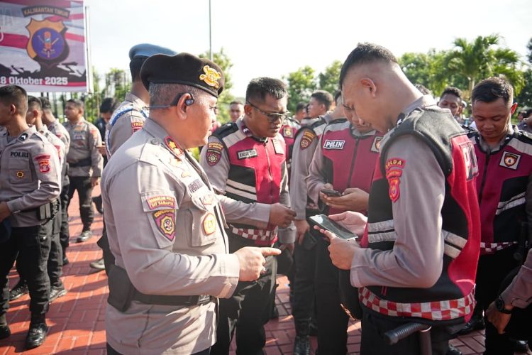 Kapolda Kaltim Pimpin Apel Pagi, Tekankan Profesionalisme dan Kesiapsiagaan Personel