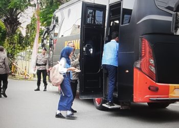 Satbrimob Polda Kaltim Hadirkan Bus Sekolah Gratis untuk Dukung Pendidikan Anak Balikpapan