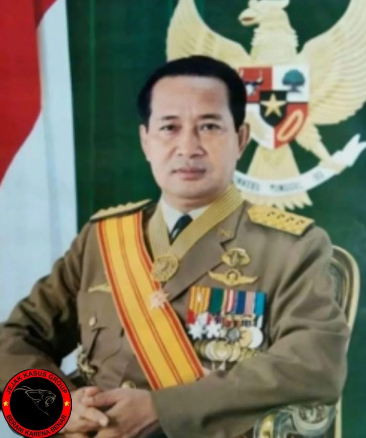 PROF DR SUTAN NASOMAL MENGUCAPKAN TERIMAKASIH KEPADA PRESIDEN RI DENGAN DI ANGKATNYA JENDRAL BESAR H.M SOEHARTO SEBAGAI PAHLAWAN NASIONAL