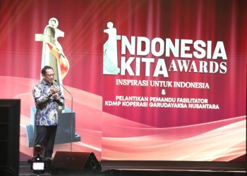 Mampu Jaga Sinergi Pusat-Daerah, Mendagri Tito Raih Penghargaan Pemimpin Luar Biasa “Indonesia Kita Awards