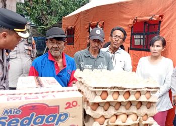 Respon Cepat Polsek Medan Area Beri Bantuan Kepada Korban Kebakaran