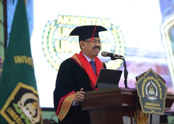 Jaksa Agung Muda Pengawasan Rudi Margono  Dikukuhkan Menjadi Guru Besar Kehormatan  Ilmu Hukum Pidana UNISSULA