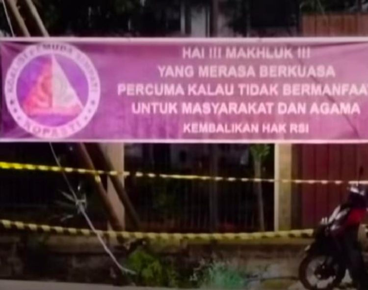 Spanduk Tuntut Rumah Sakit Islam Samarinda Kembali Beroperasi, Kopasti Desak Pemprov Kaltim Ambil Sikap