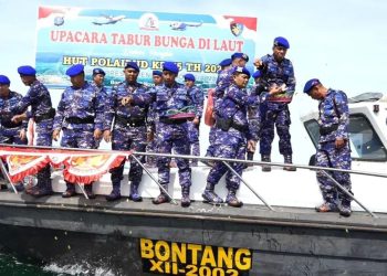 Sambut HUT Ke-75 Polairud, Polres Bontang Gelar Tabur Bunga