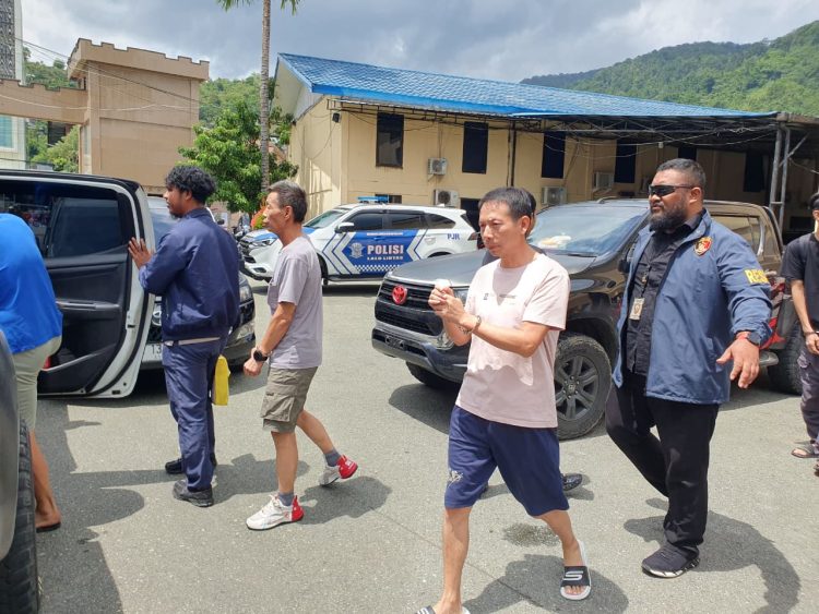 Polda Papua Serahkan 7 Tersangka Kasus Tambang Emas Ilegal ke Kejaksaan Negeri Jayapura