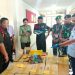 Rokok illegal ini dapat masuk dari Malaysia ke Indonesia karena ada kerjasama Oknum Aparat dengan masyarakat sipil