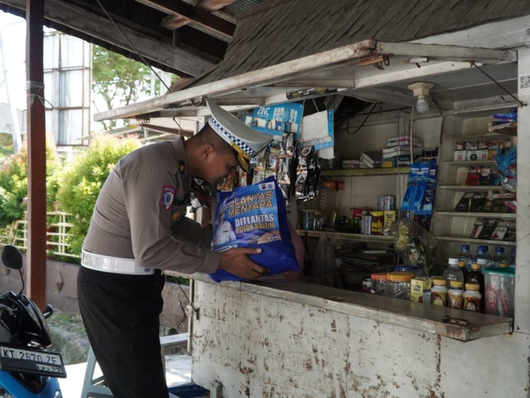 Ditlantas Polda Kaltim Sapa Warga, Ajak Wujudkan Kamseltibcarlantas Dalam Operasi Zebra Mahakam 2025