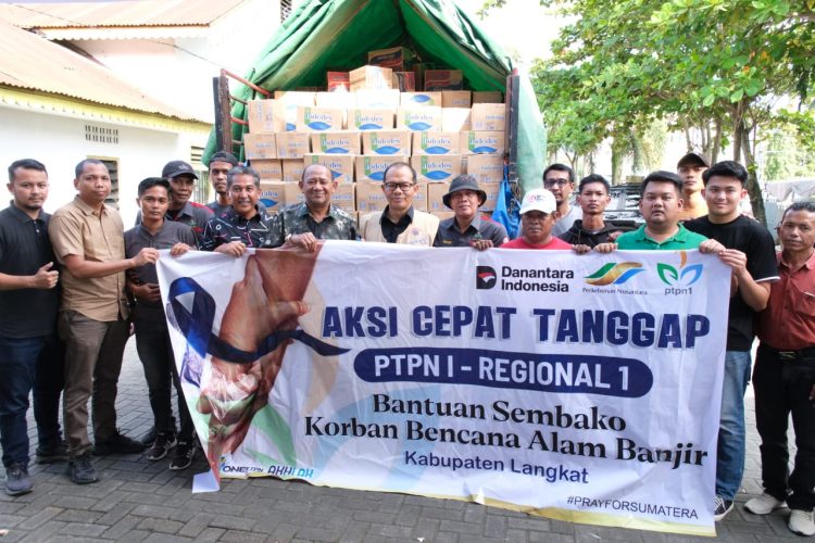 PTPN I Regional 1 Salurkan Bantuan Sembako untuk Korban Banjir di Deli Serdang dan Langkat