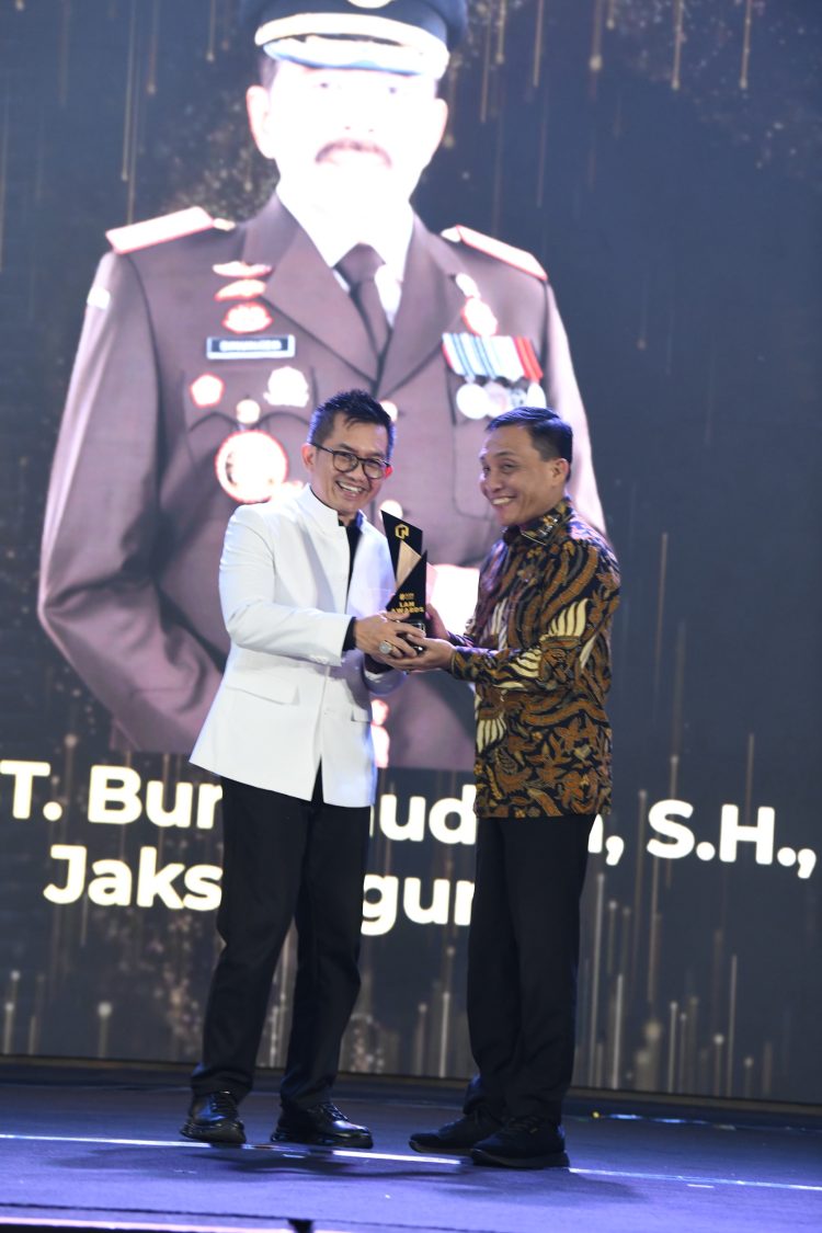 Jaksa Agung Raih Penghargaan  Transformational Leader  dari LAN RI pada NFLF 2025