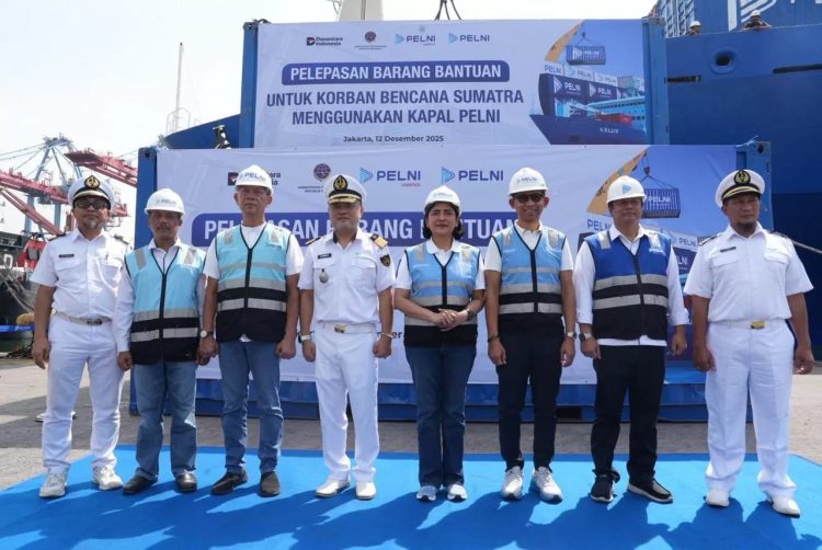 Gunakan KM Kelud, PELNI Kirim 15 Kontainer Bantuan untuk Korban Banjir Sumatera