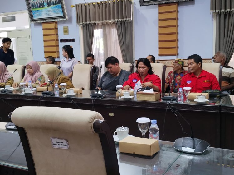 Warga Plasma di Kalimantan Utara Geram, Perusahaan dan Koperasi Absen dari Rapat DPRD