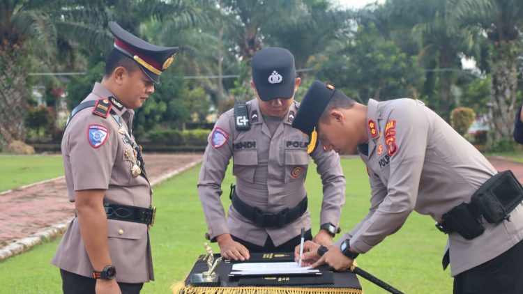 Kapolres PPU Pimpin Upacara Serah Terima Jabatan Kasat Lantas Polres PPU