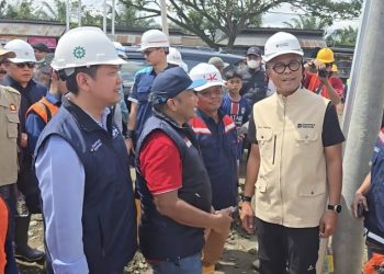 Dirut PTPN IV dan Direktur HK PTPN I Dampingi COO Danantara Tinjau Pembangunan Huntara di Aceh