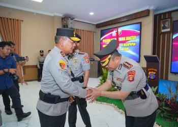 Rotasi Jabatan, Kapolda Kaltim Pimpin Upacara Sertijab Dirlantas dan Kapolresta Balikpapan