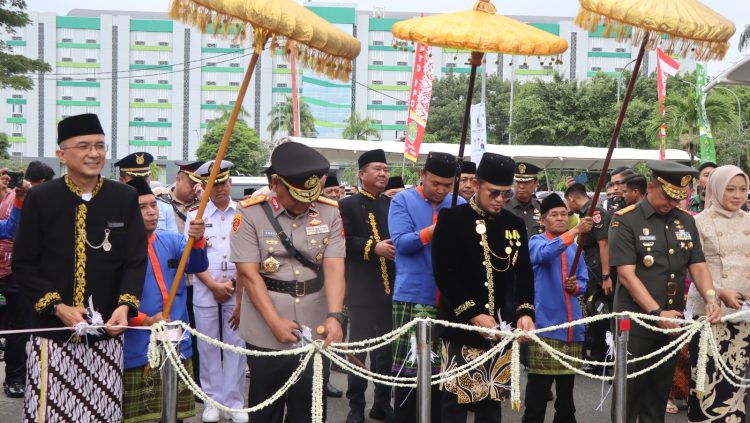 Kapolda Kaltim Hadiri Upacara Peringatan HUT ke-69 Provinsi Kalimantan Timur